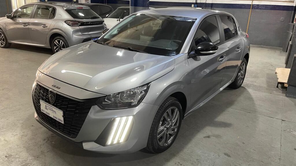 Peugeot 208 Allure 1.6 VTI AT6 2024