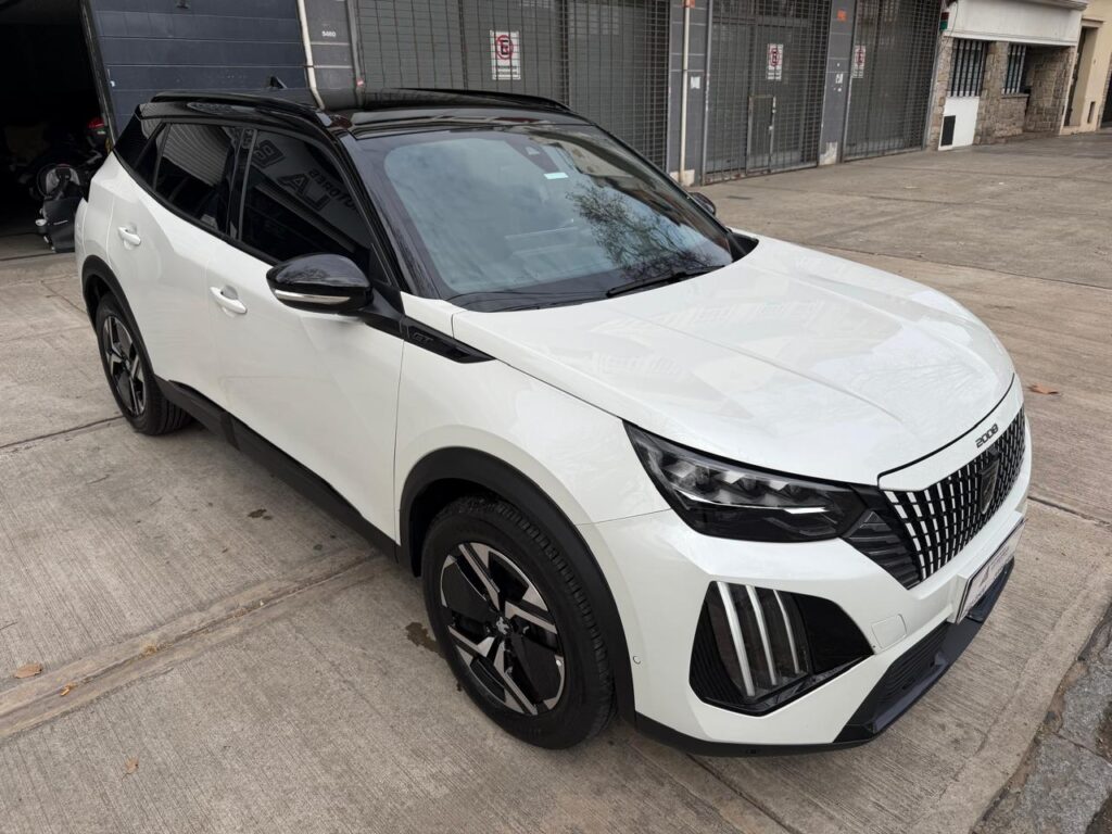 Peugeot 2008 GT 1.0 T200 2025 (copia)