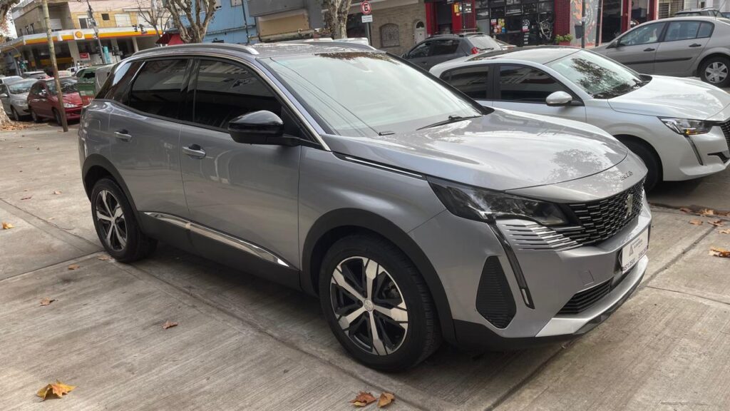 Peugeot 3008 Allure 1.6 THP 165CV Tiptronic Año 2022