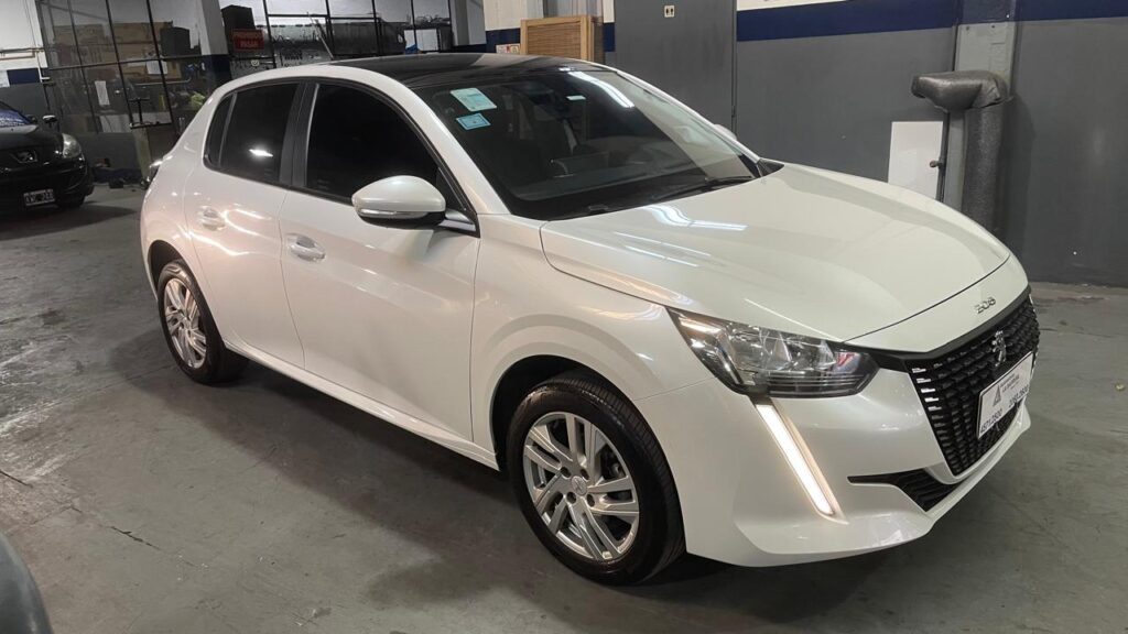 Peugeot 208 Active Pack 1.6 VTI 115CV Tiptronic Año 2022