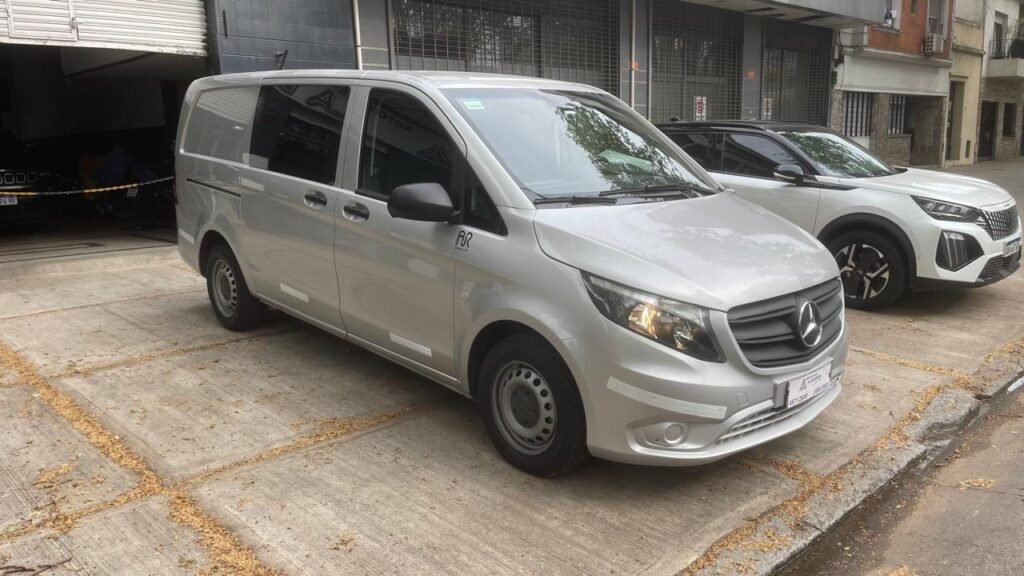 Mercedes Benz Vito Plus 1.6 CDI 114CV Furgon Mixto Año 2023