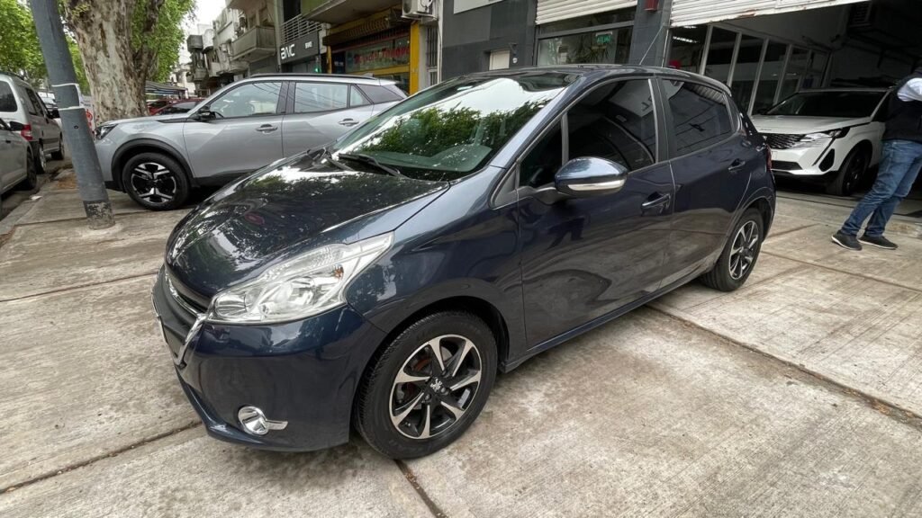 Peugeot 208 Allure 1.5 Manual Año 2013